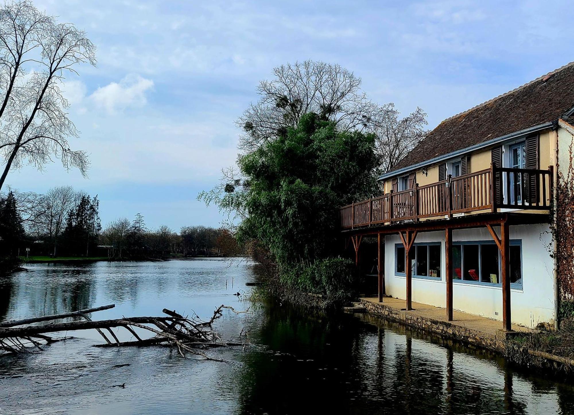 Вілла Maison Avec Jardin En Bord De Riviere Fresnay-sur-Sarthe Екстер'єр фото